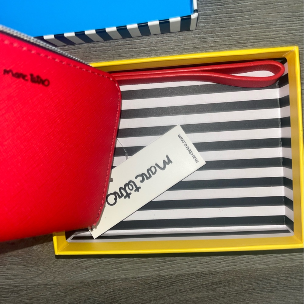 Marc Tetro Red Dog Print Women's Wallet - Picture 2 of 6